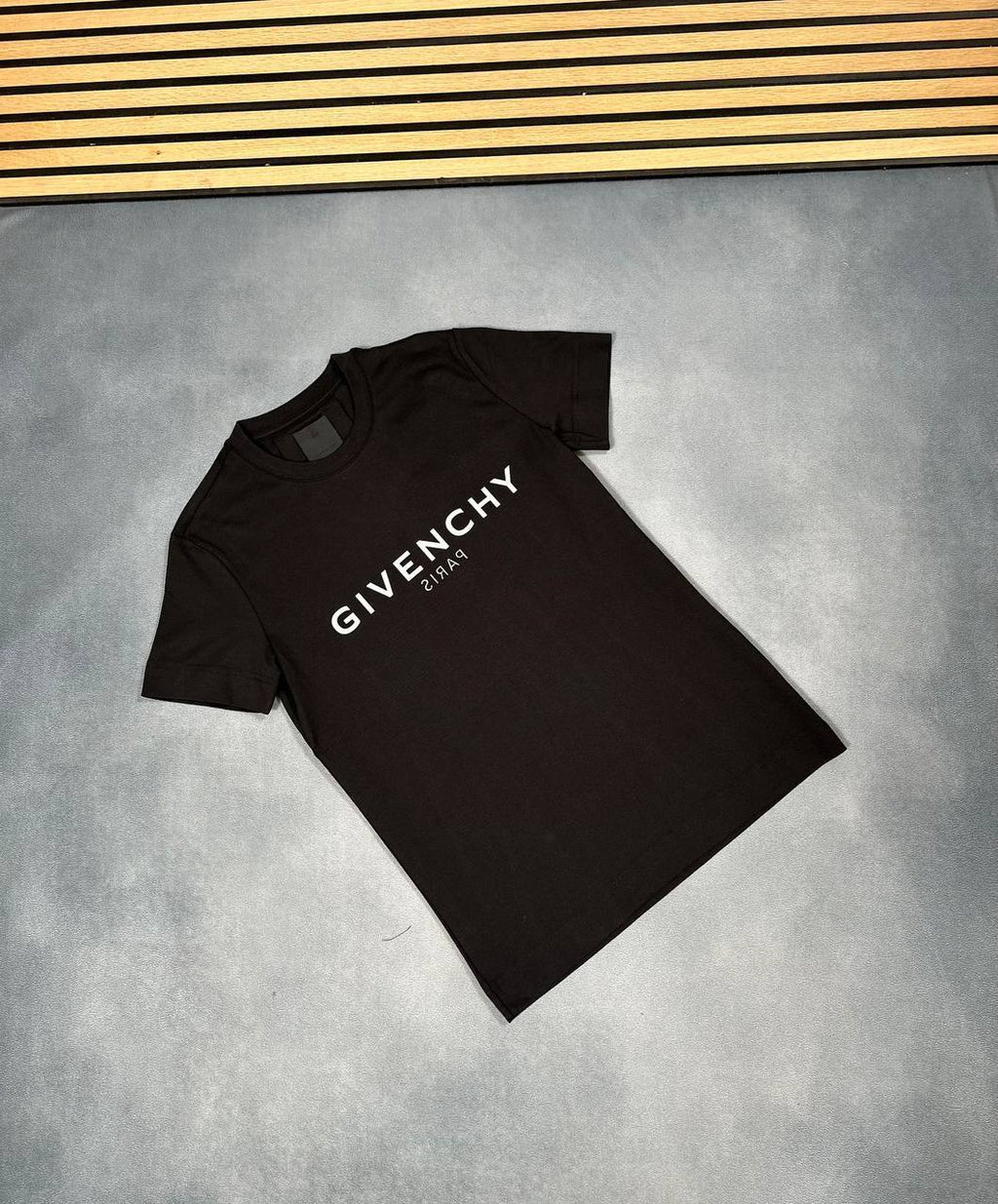 Givenchy Logo-Print T-shirts UK Reps AAA Quality