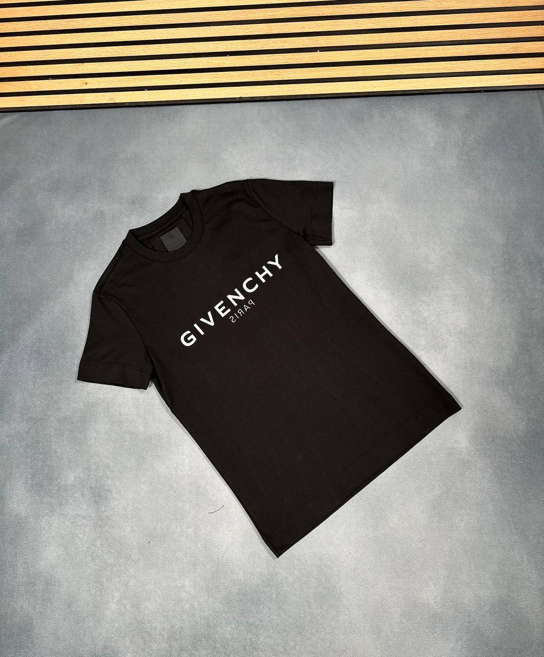 Givenchy Logo-Print T-shirts UK Reps AAA Quality