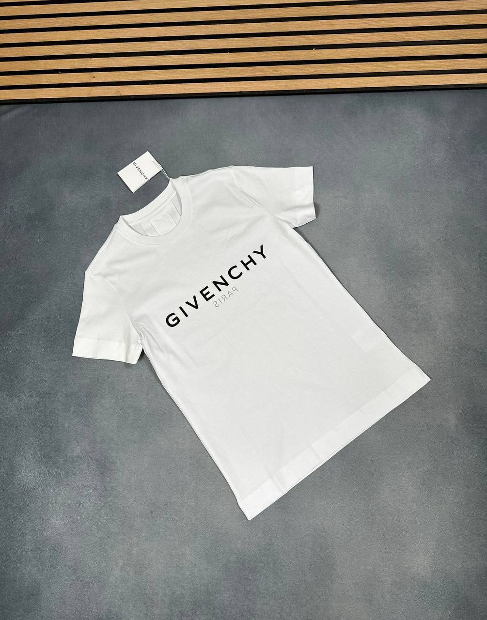 Givenchy Logo-Print T-shirts UK Reps AAA Quality