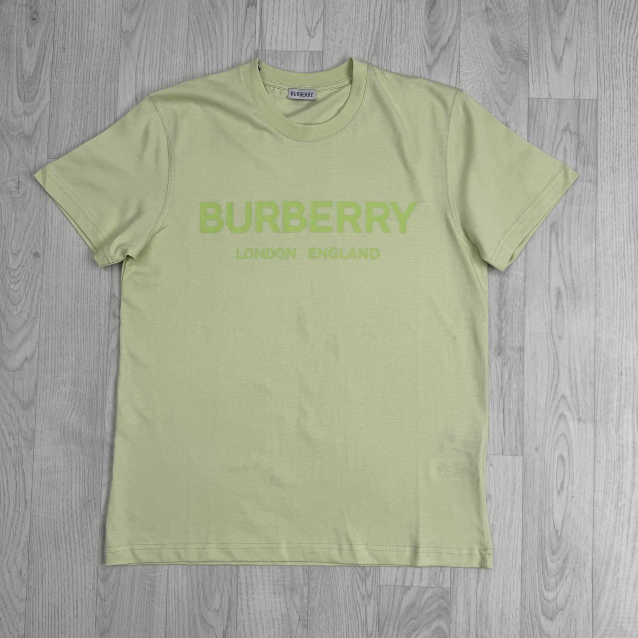 Burberry Logo Print T-Shirt & Check Shorts Set UK Reps AAA Quality