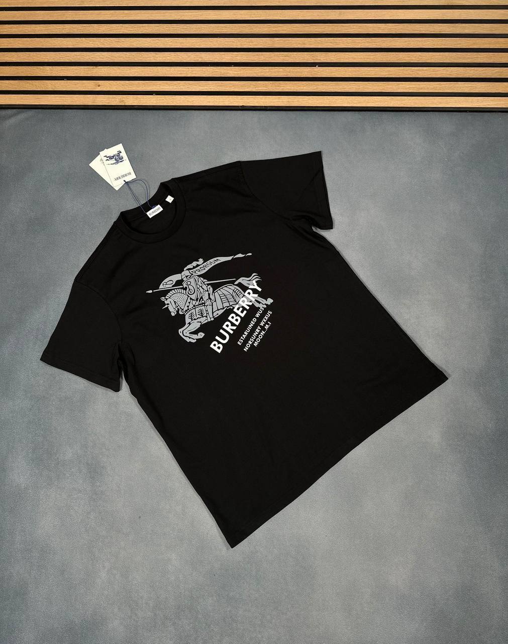 Burberry Equestrian Knight Design (EKD) Cotton T-shirt UK Reps AAA Quality