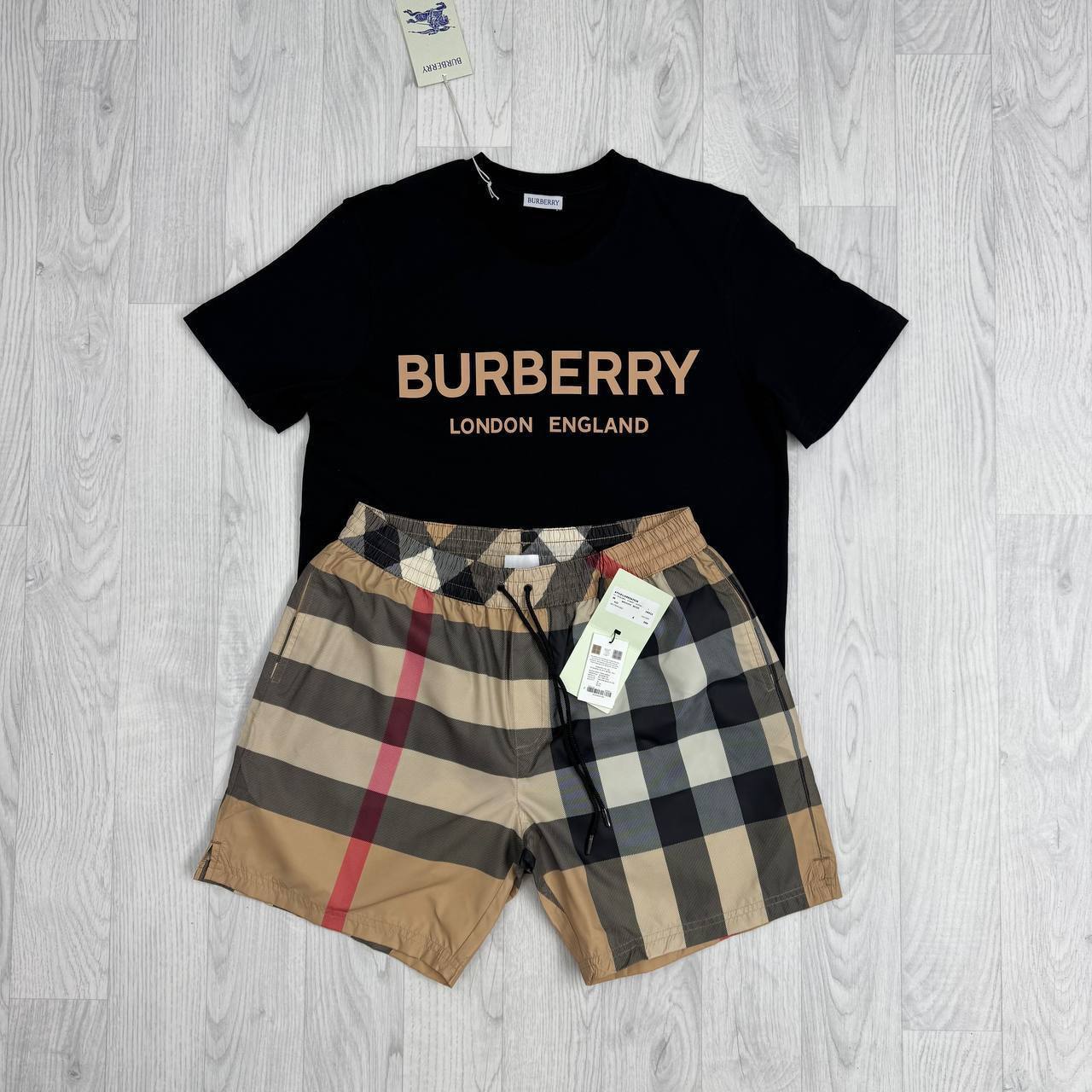 Burberry Logo Print T-Shirt & Check Shorts Set UK Reps AAA Quality