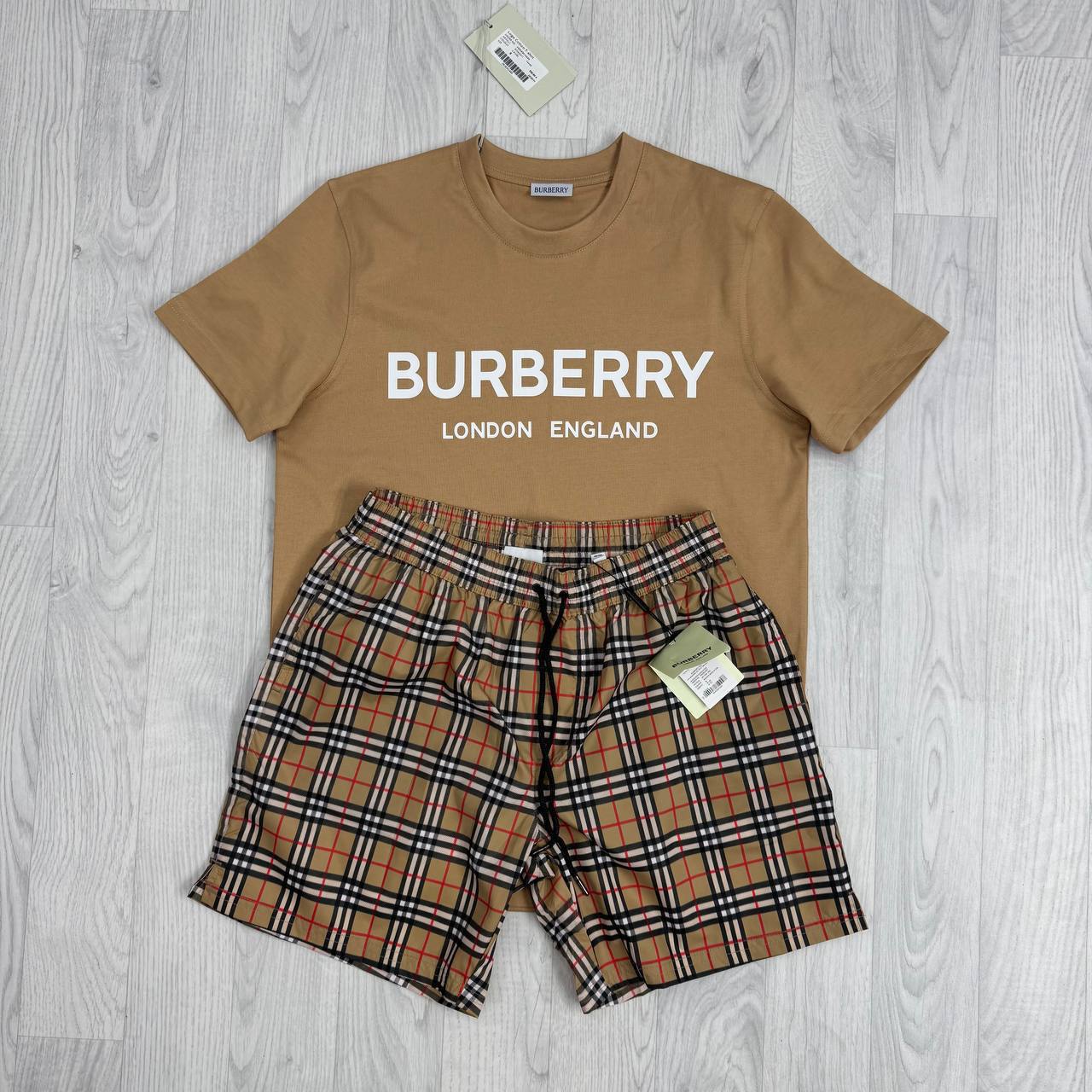 Burberry Logo Print T-Shirt & Check Shorts Set UK Reps AAA Quality