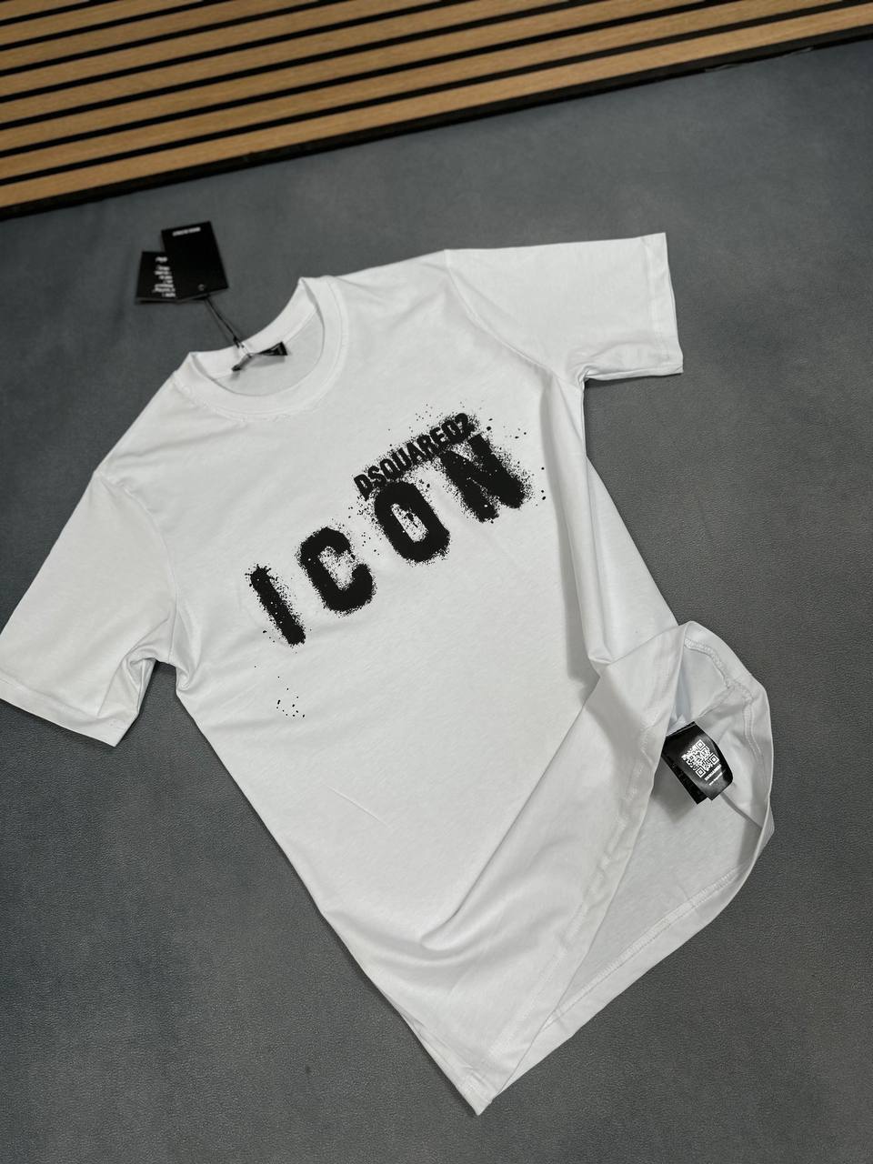 DSQUARED2 "ICON" Spray Paint Print Black Graphic T-Shirt AAA Quality Reps UK