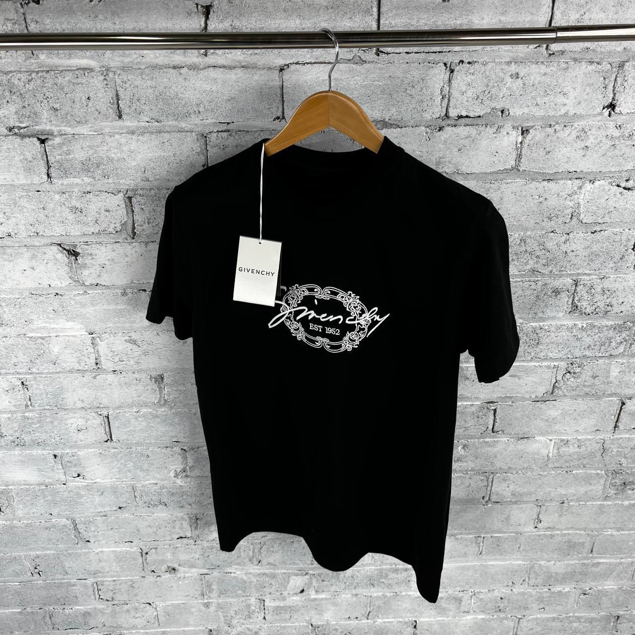 Givenchy Medallion Logo T-shirts UK Reps AAA Quality