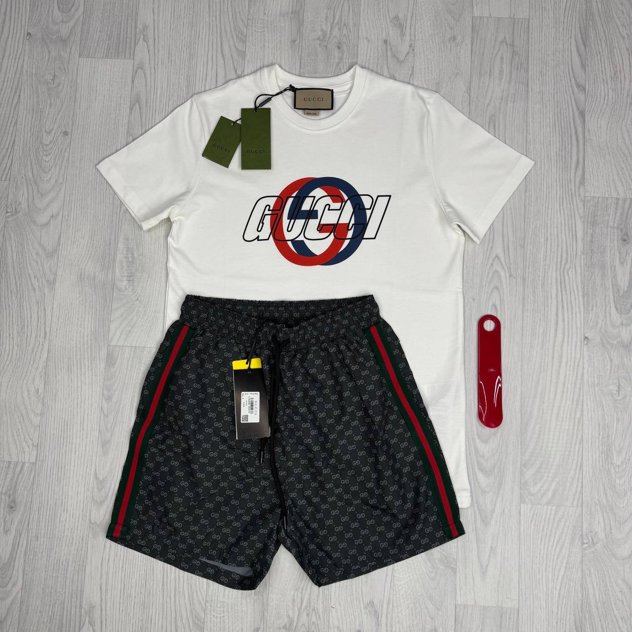 Gucci Interlocking G Graphic Cotton Jersey T-Shirts UK Reps