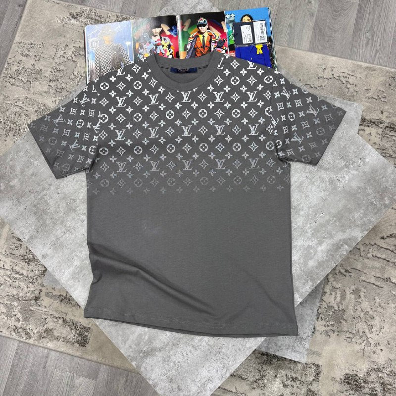 Louis Vuitton Gradient Monogram T-Shirt UK Reps AAA Quality