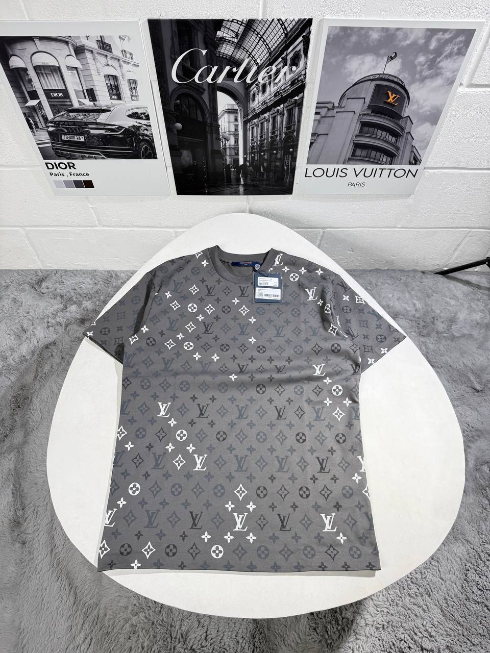Louis Vuitton Gradient Monogram T-Shirt UK Reps AAA Quyality