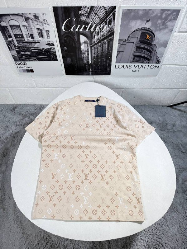 Louis Vuitton Gradient Monogram T-Shirt UK Reps AAA Quyality