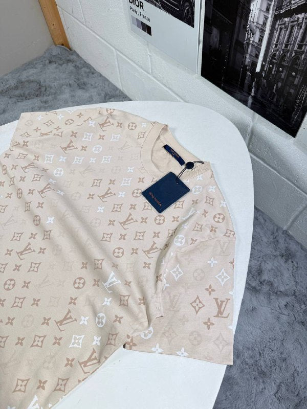 Louis Vuitton Gradient Monogram T-Shirt UK Reps AAA Quyality