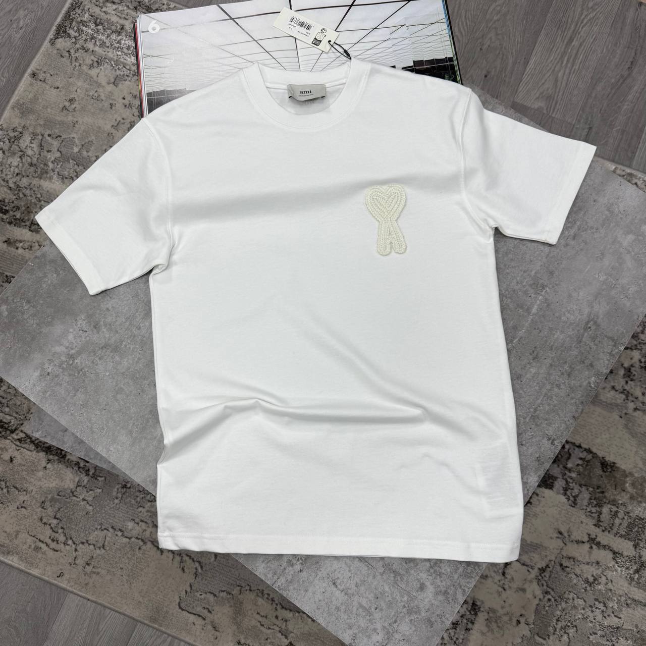 Ami Paris "Ami de Cœur" T-Shirt in white UK Reps AAA Quality