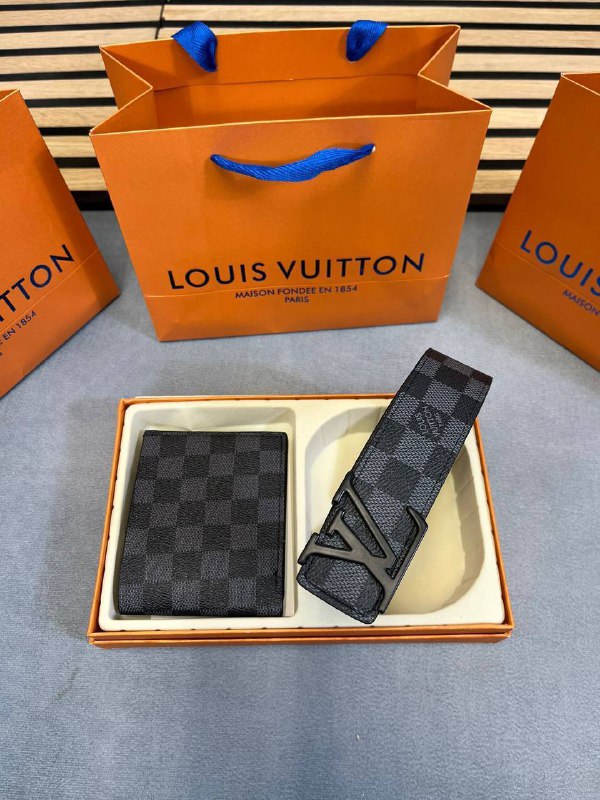 Louis Vuitton Men's Monogram Canvas Belt and Wallet Gift Set UK Reps AAA Quality