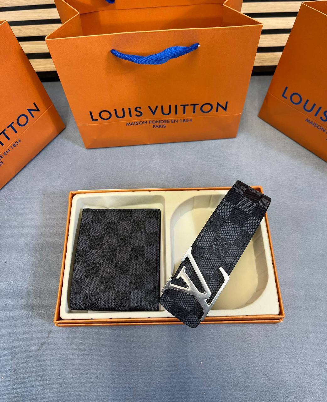 Louis Vuitton Men's Monogram Canvas Belt and Wallet Gift Set UK Reps AAA Quality