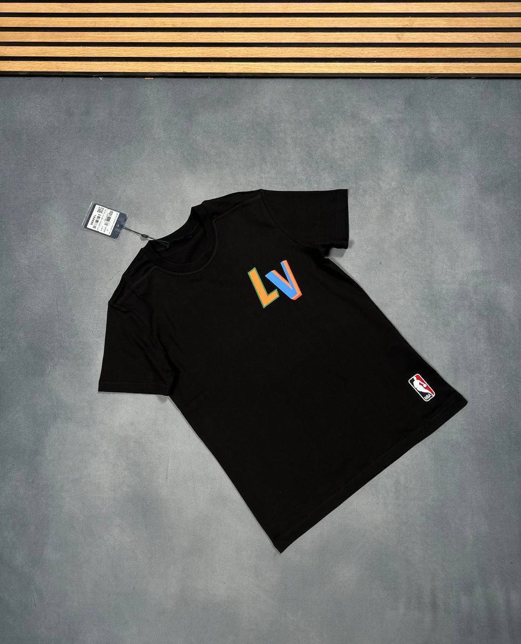 Louis Vuitton x NBA Logo Cotton T-Shirt in 2 Colors UK Reps AAA Quality