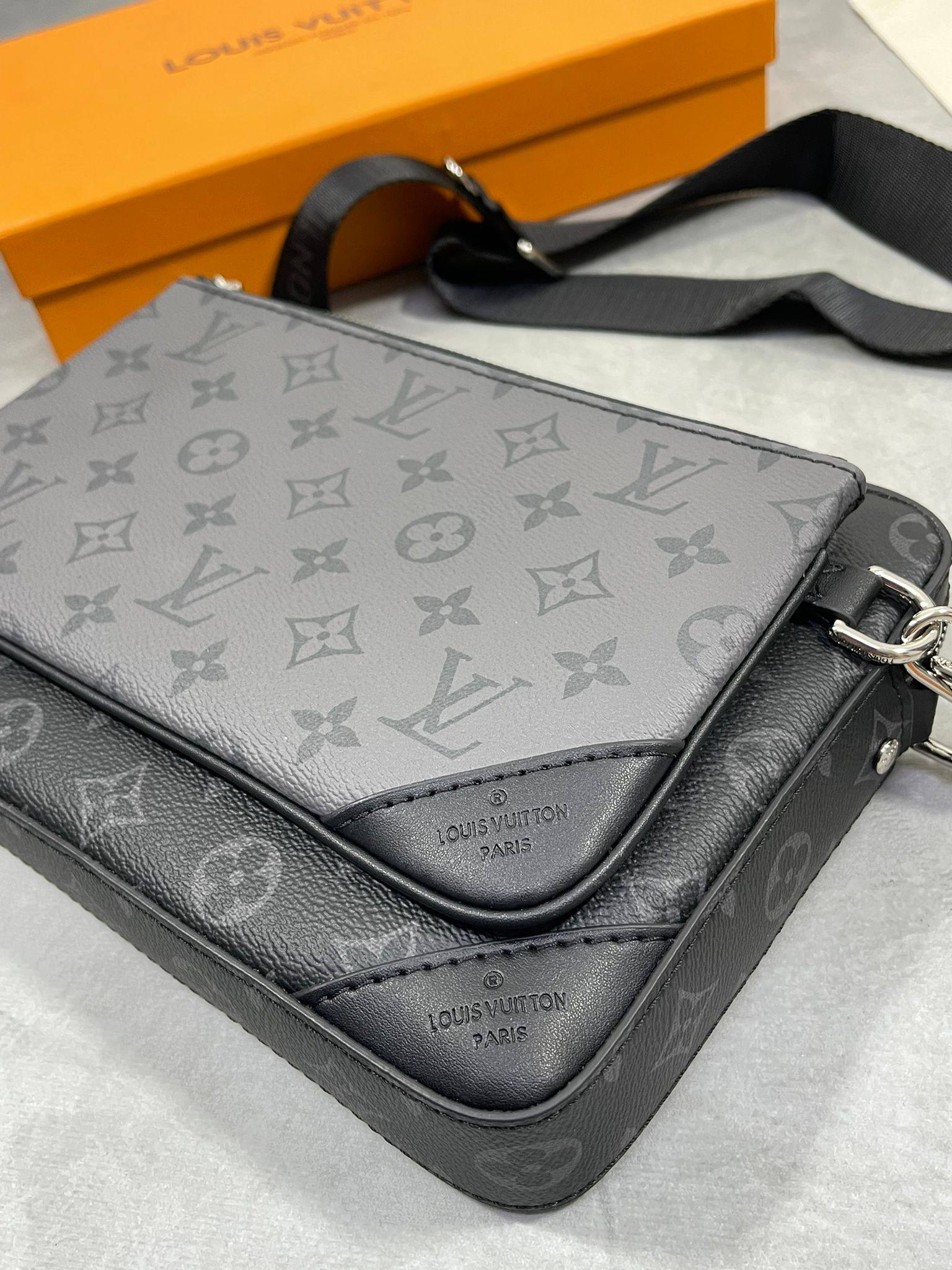 Louis Vuitton Trio Messenger bag UK Reps AAA Quality