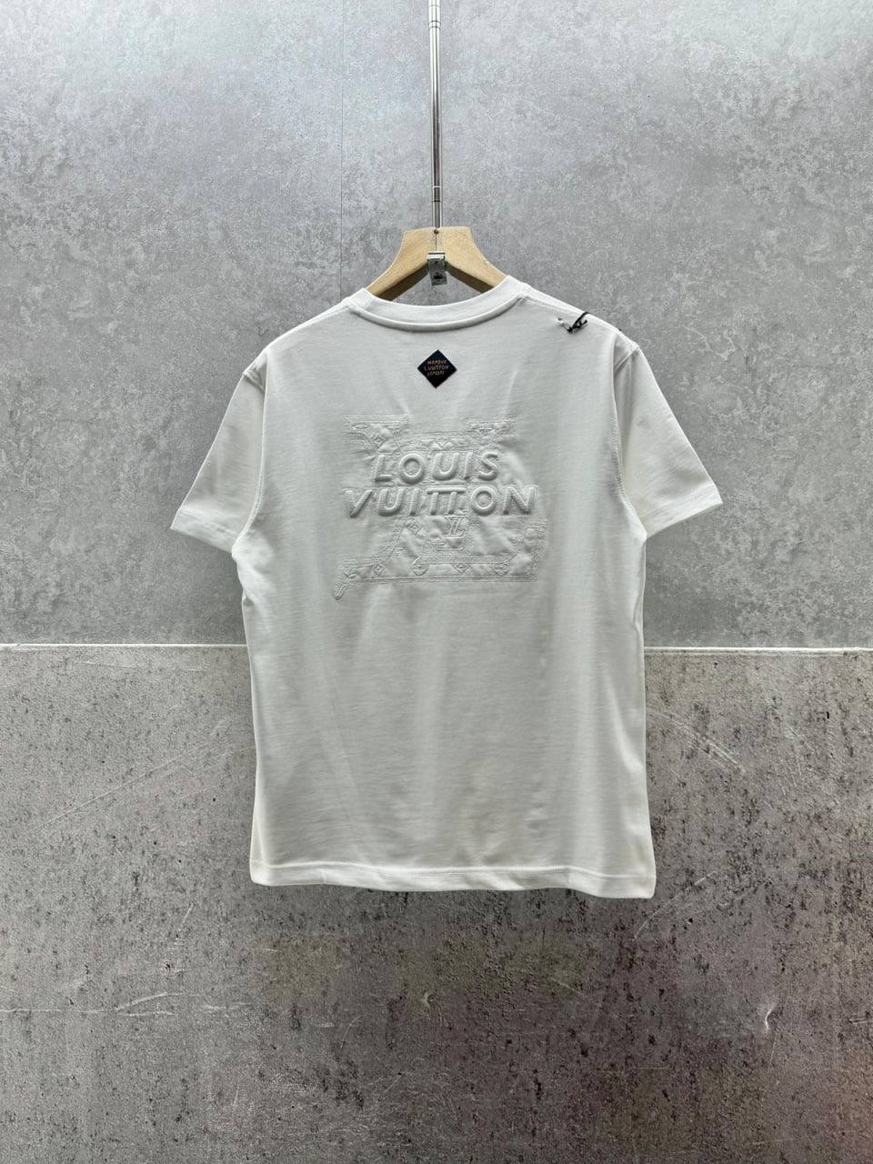 Louis Vuitton Embossed Logo T-Shirt UK Reps AAA Quality
