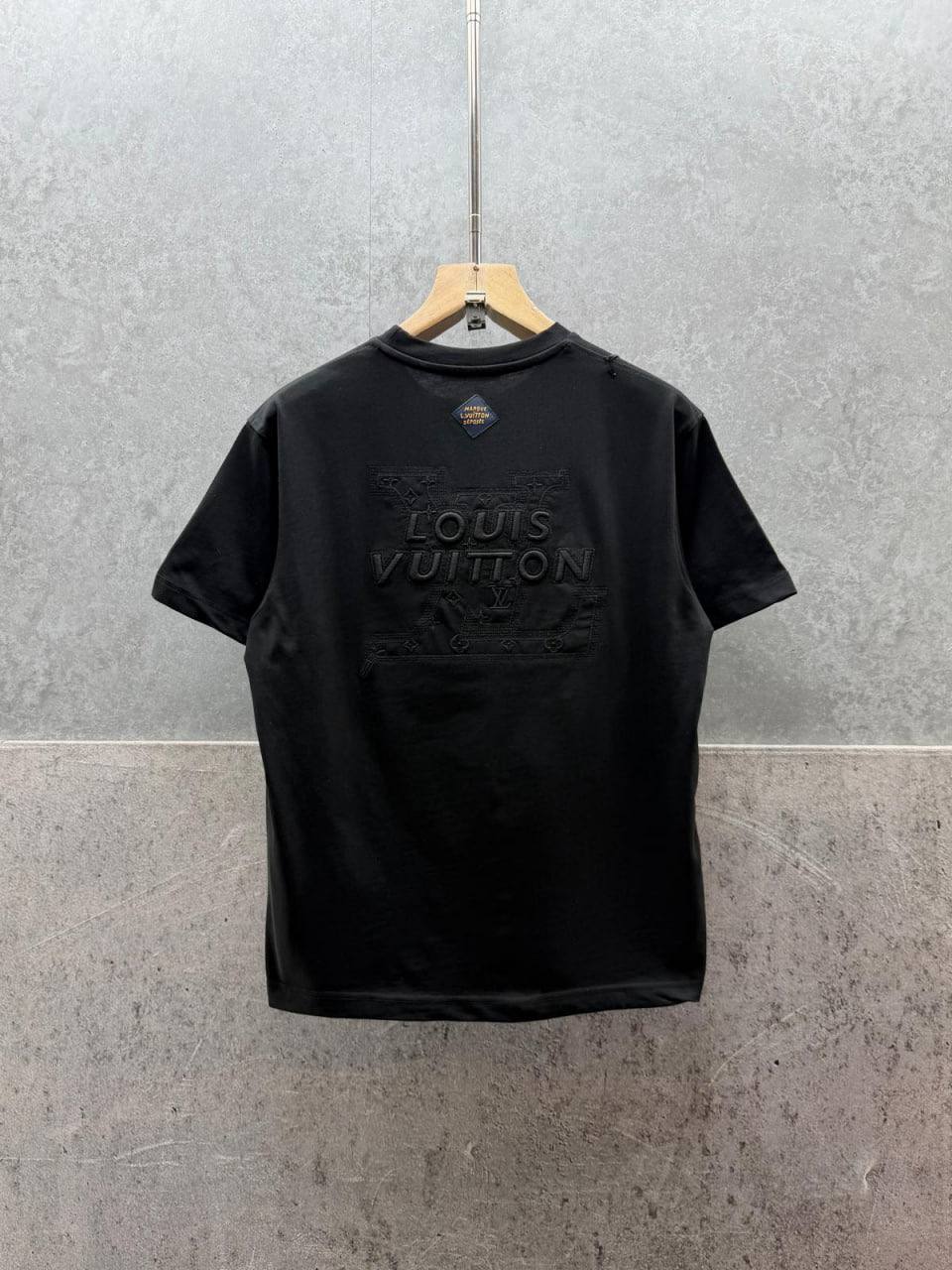 Louis Vuitton Embossed Logo T-Shirt UK Reps AAA Quality