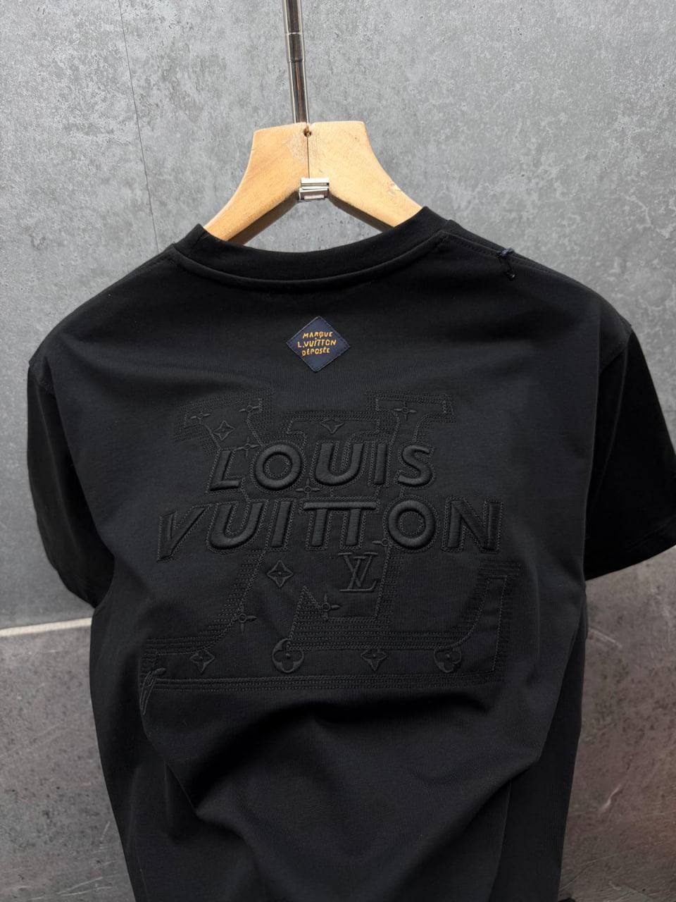 Louis Vuitton Embossed Logo T-Shirt UK Reps AAA Quality