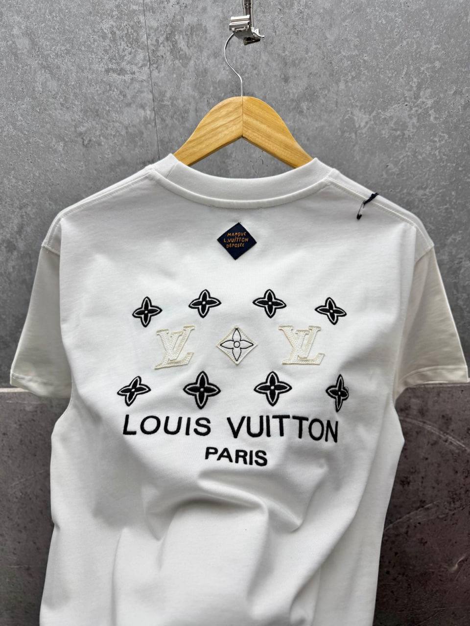 Louis Vuitton Monogram Motif T-shirt  UK Reps AAA Quality