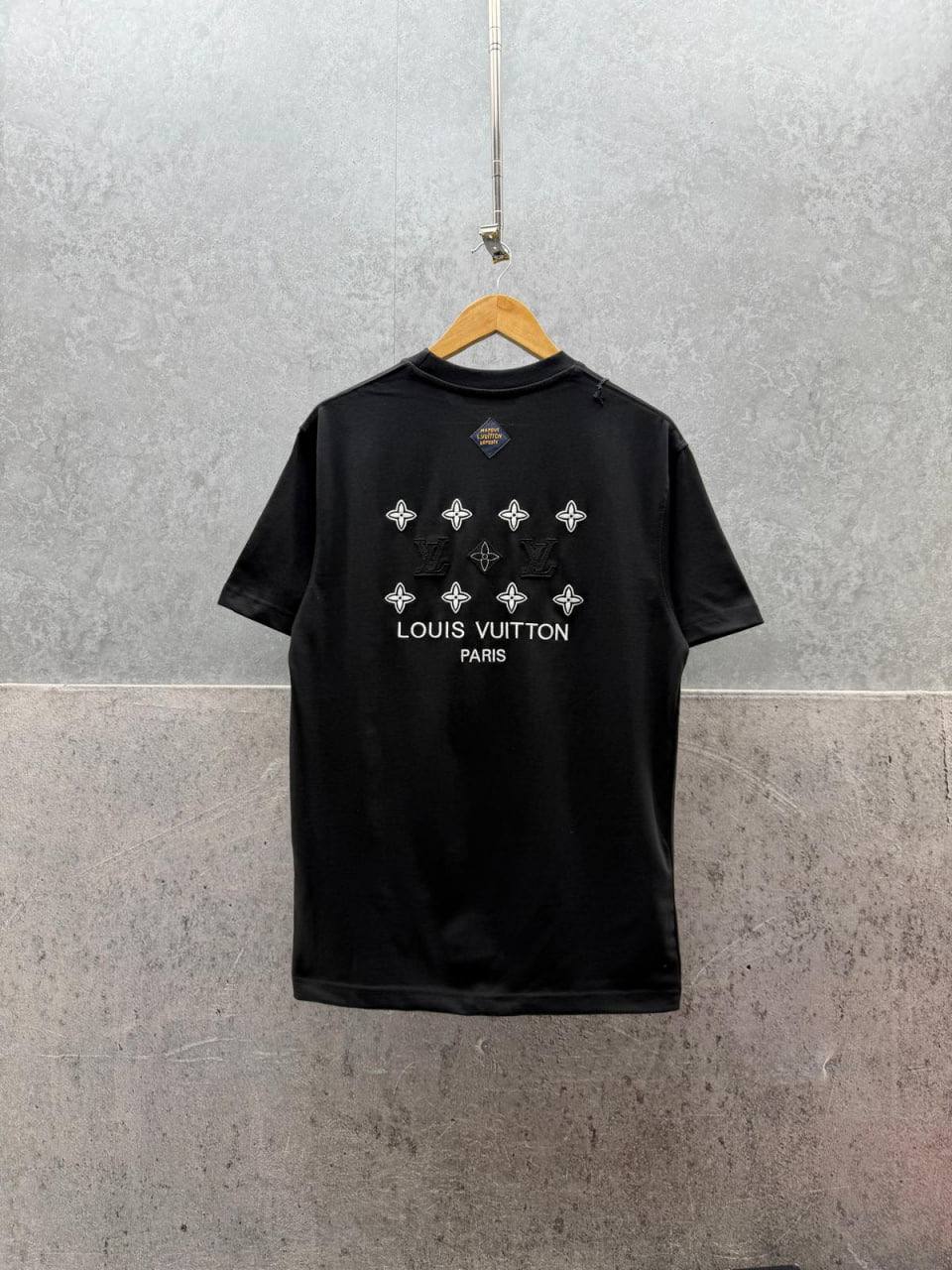Louis Vuitton Monogram Motif T-shirt  UK Reps AAA Quality