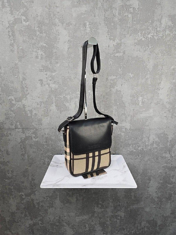 Burberry Haymarket Check Messenger Bag UK Reps AAA Quality