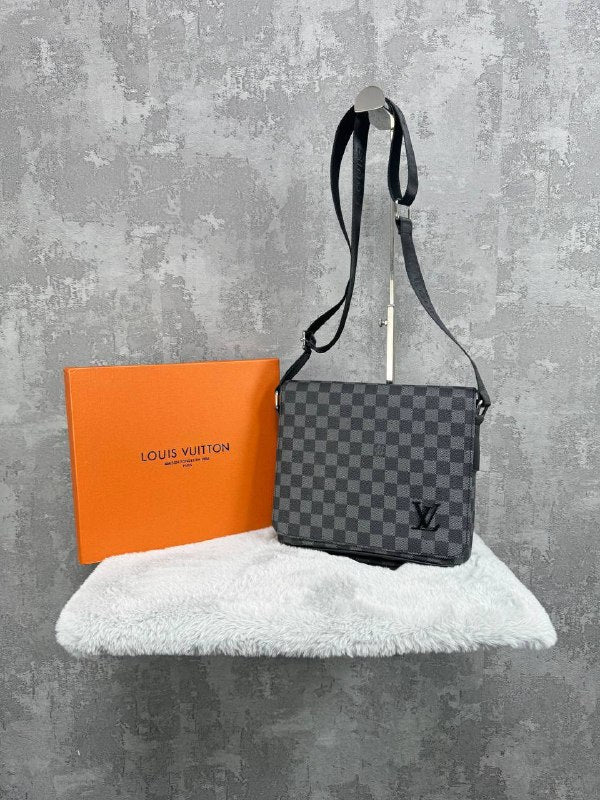 Louis Vuitton District PM Messenger Bag UK Reps AAA Quality