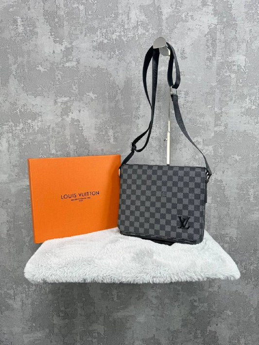 Louis Vuitton District PM Messenger Bag UK Reps AAA Quality