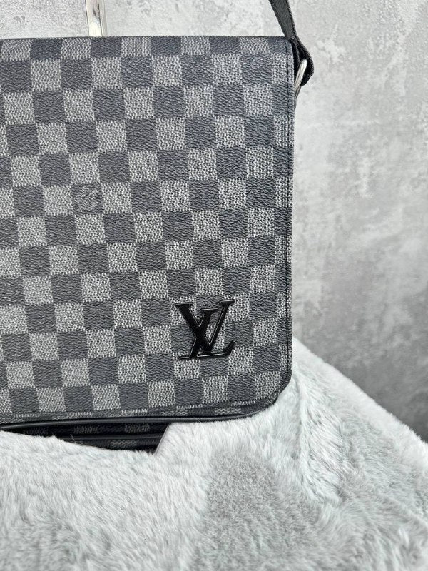 Louis Vuitton District PM Messenger Bag UK Reps AAA Quality