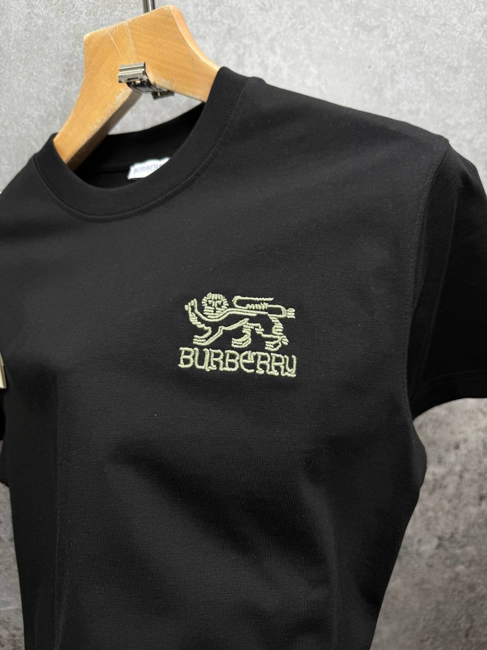 Burberry Logo Embroidered Cotton T-Shirt UK Reps AAA Quality
