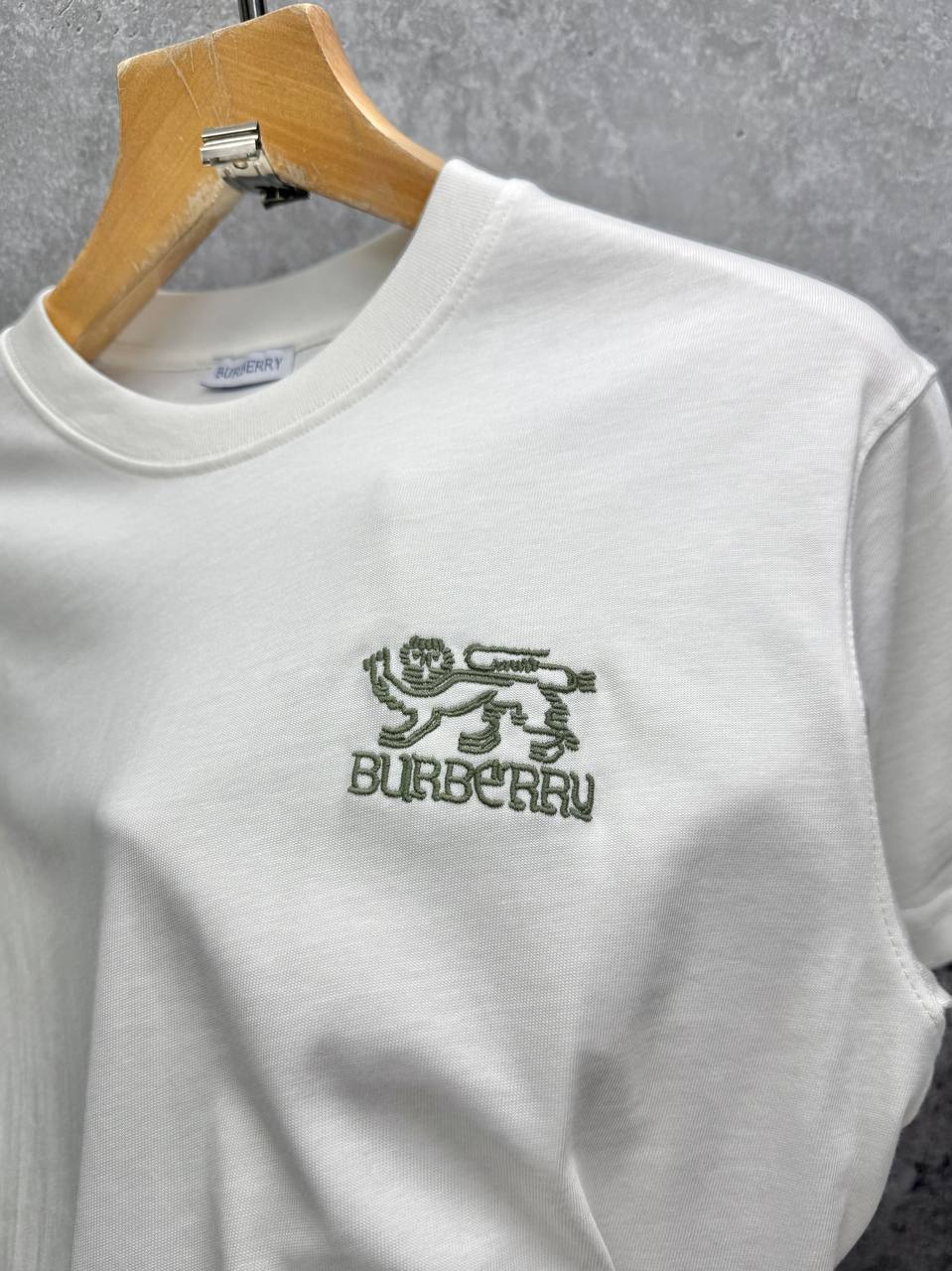 Burberry Logo Embroidered Cotton T-Shirt UK Reps AAA Quality