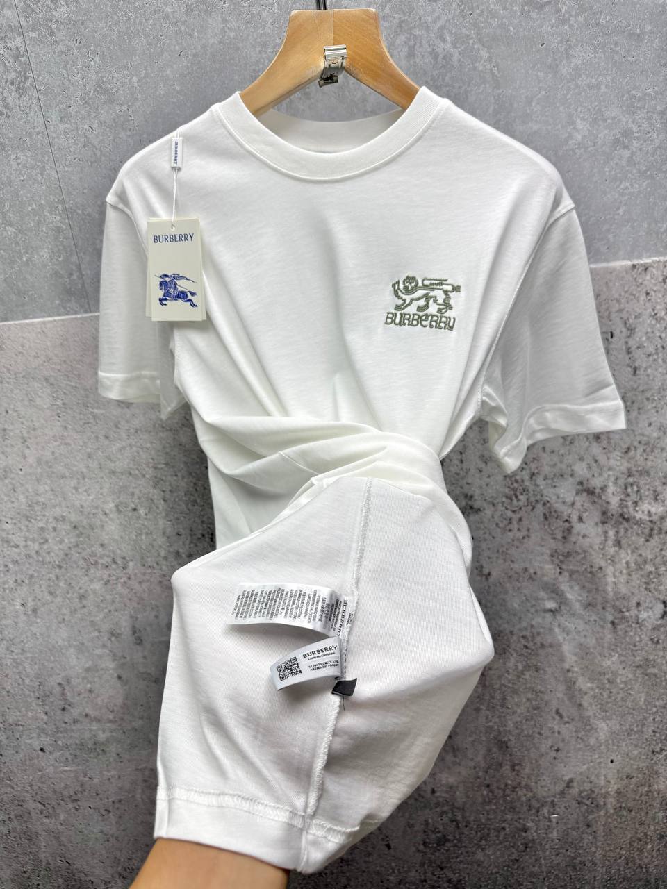 Burberry Logo Embroidered Cotton T-Shirt UK Reps AAA Quality