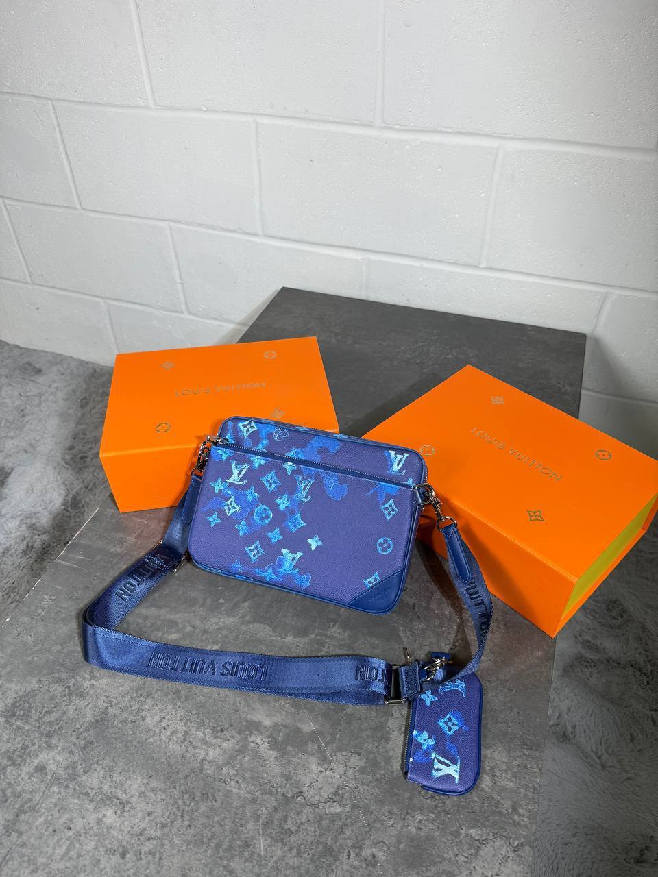 Louis Vuitton Collection Alpha Wearable Watercolor Messenger Bags with Pouch Monogram Mens UK Reps AAA Quality