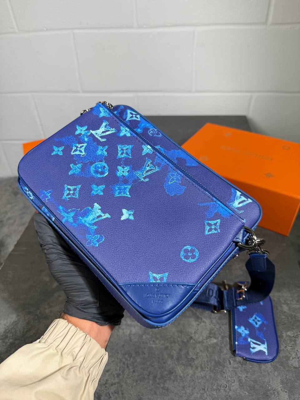 Louis Vuitton Collection Alpha Wearable Watercolor Messenger Bags with Pouch Monogram Mens UK Reps AAA Quality