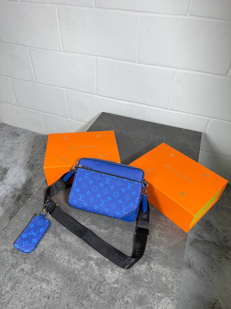 Louis Vuitton Collection Alpha Wearable Watercolor Messenger Bags with Pouch Monogram Mens UK Reps AAA Quality