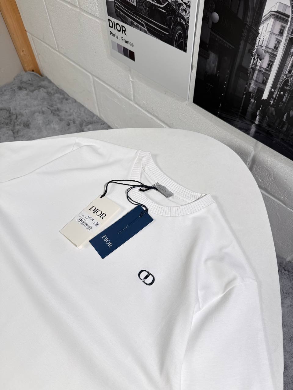 Christian Dior Small Logo T-Shirts Relaxed Fit in 2 Colors UK Reps AAA Quality