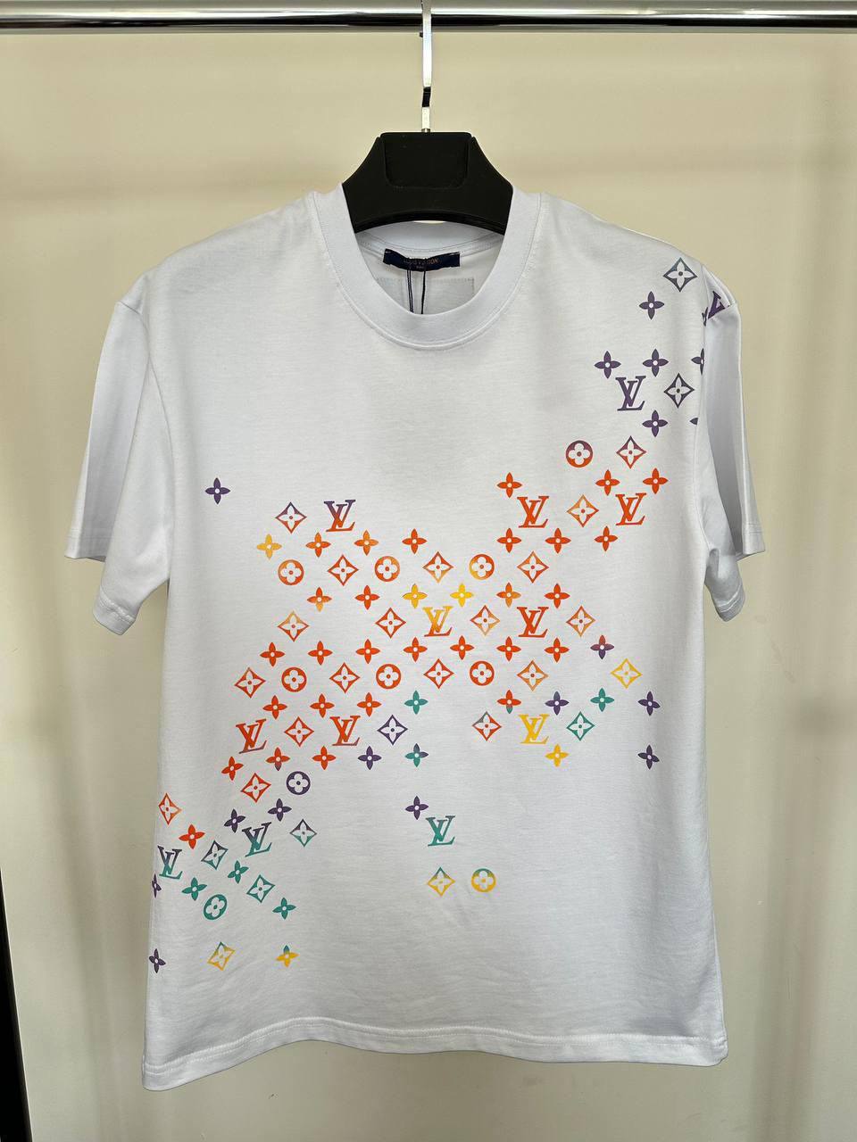 Louis Vuitton Gradient Rainbow Color Logo Short Sleeve T-Shirt Mens in 2 Colors Best Sale UK Reps AAA Quality