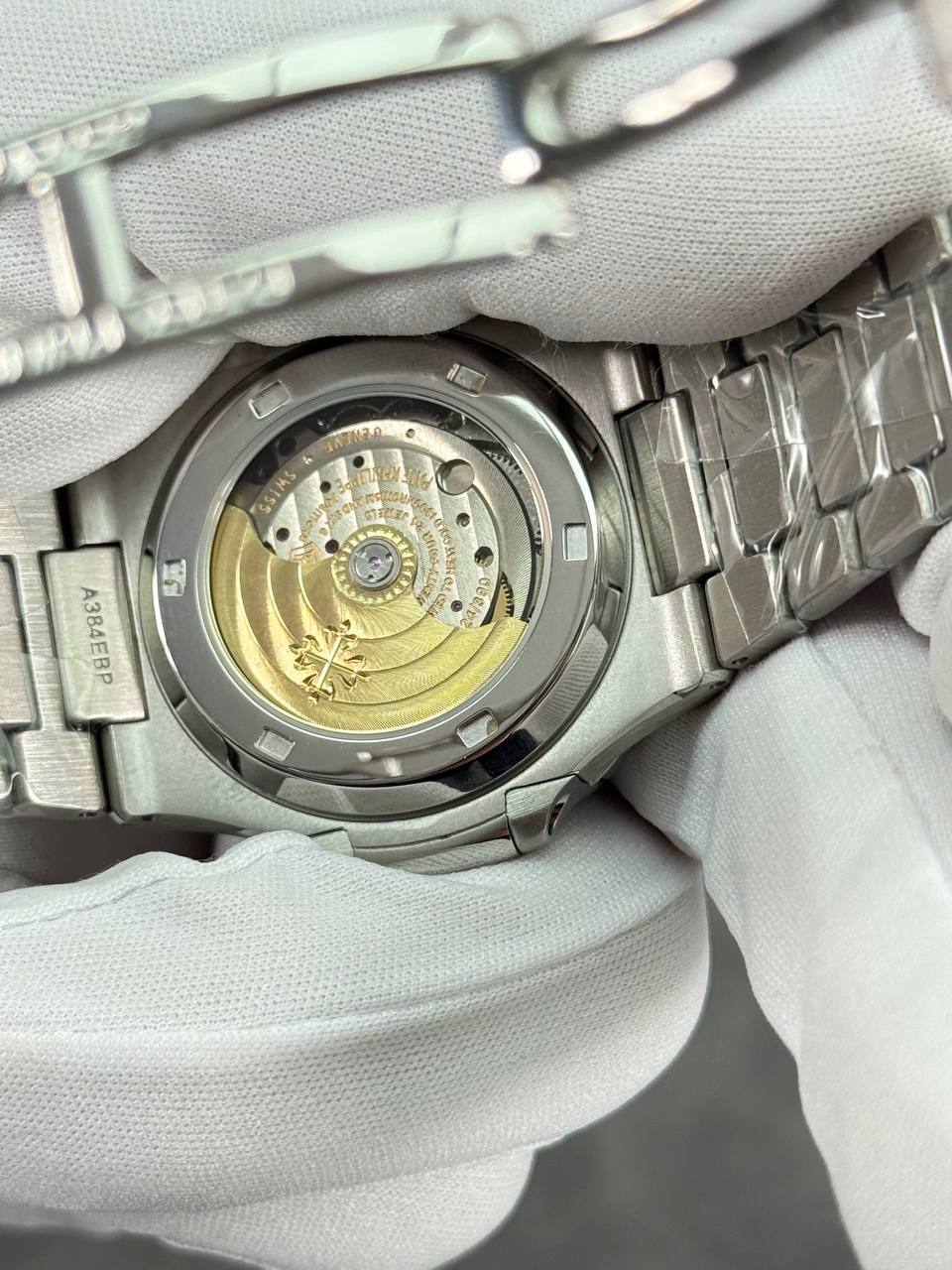 Patek Philippe Nautilus Date 40mm Green Embossed Dial UK Reps AAA Quality