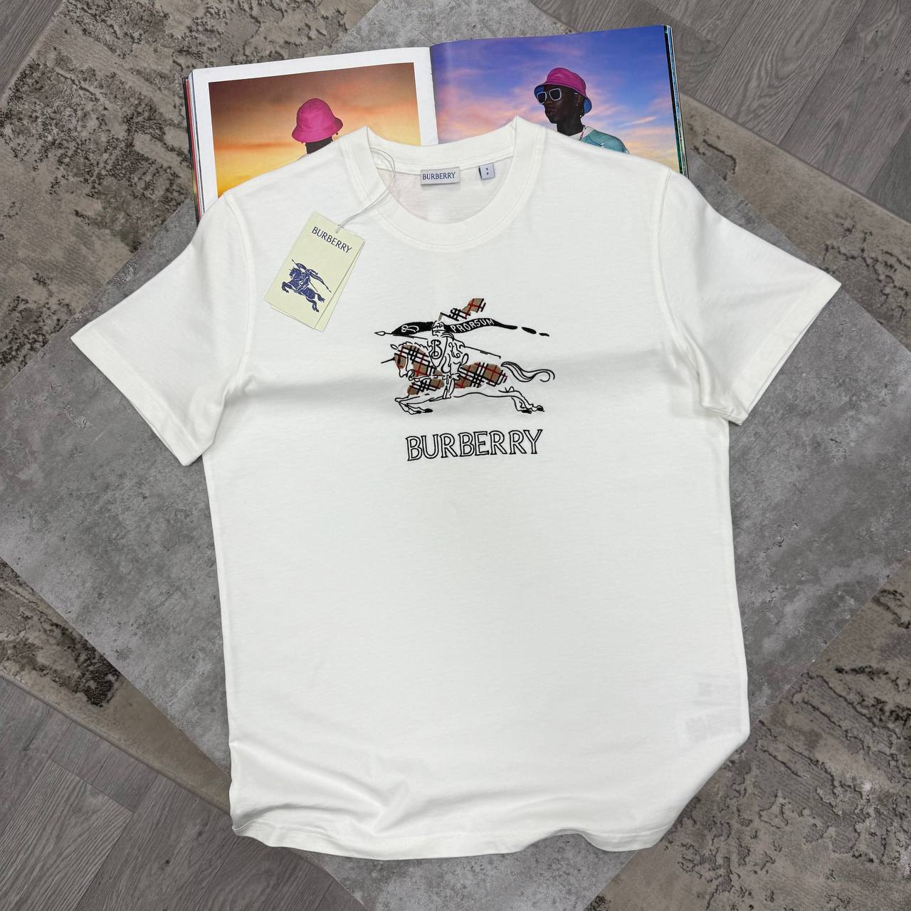 Burberry Equestrian Knight Design T-shirts in 2 Colors UK Reps AAA Quality