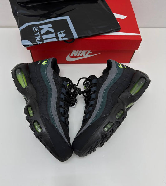 Nike Air Max 95 Retro Logo Volt Mens Fashion Trainers Best Sale UK Reps AAA Quality