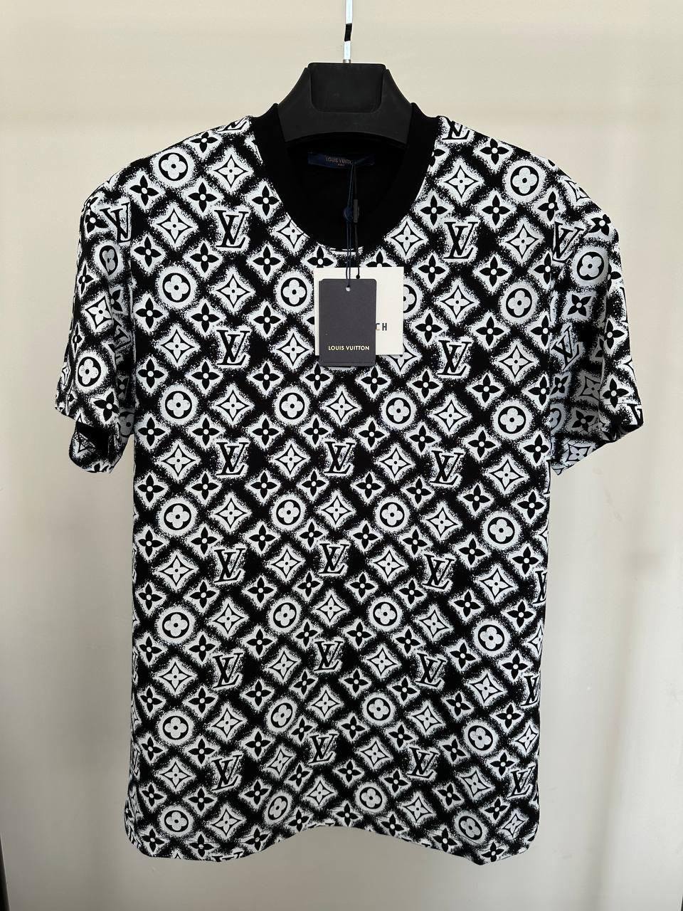 Louis Vuitton Monogram T-Shirt in Multiple Colors UK Reps AAA Quality