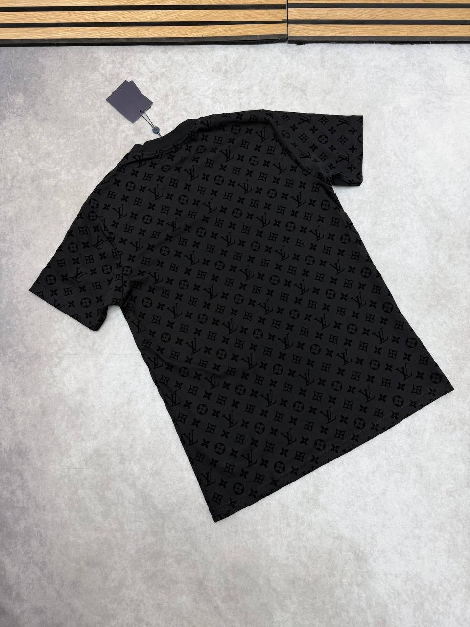 Louis Vuitton Monogram Short Sleeve Black T-Shirt UK Reps AAA Quality