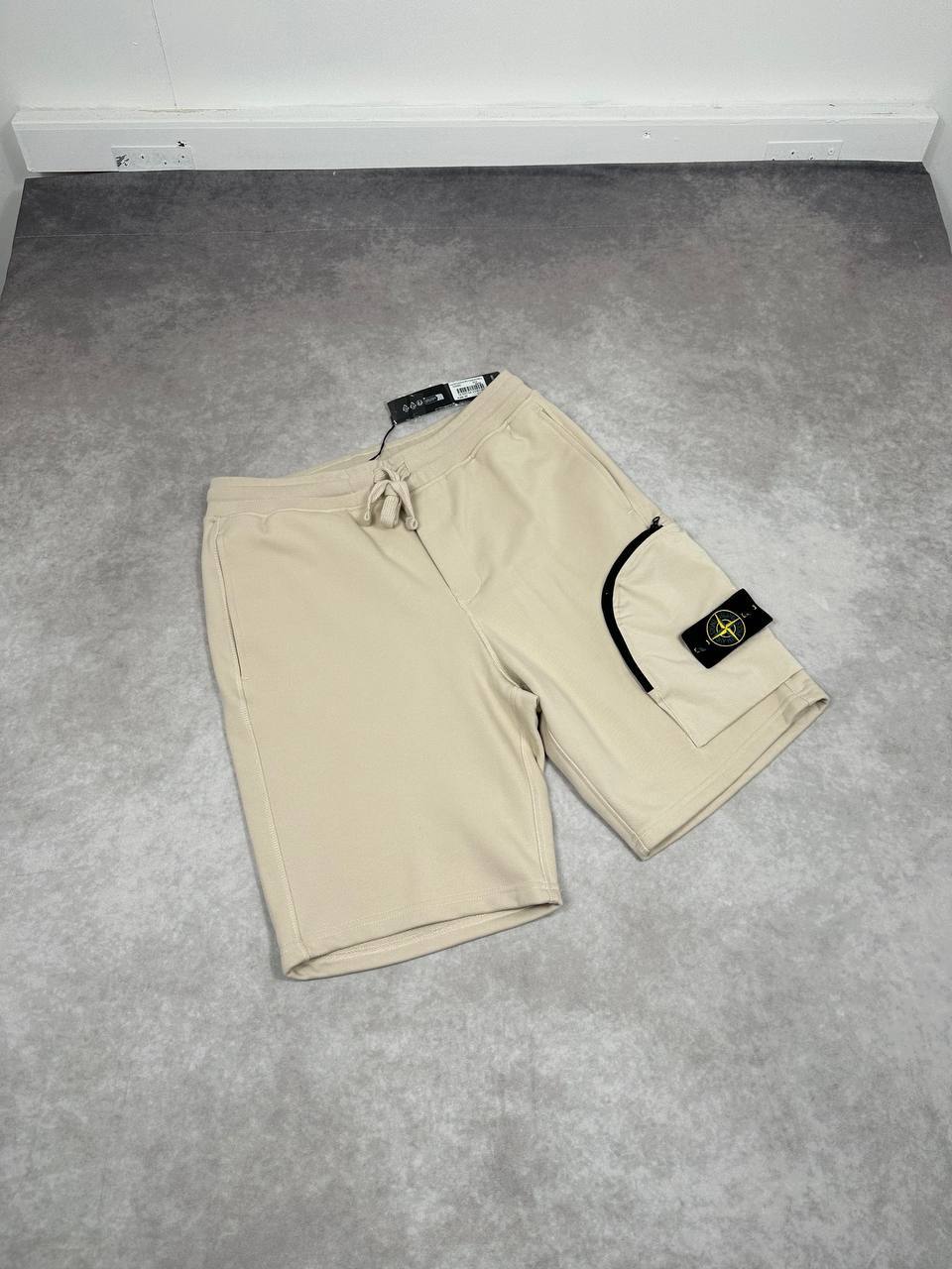 Stone Island Zip Pocket Cargo Bermuda Shorts Mens in Multiple Colors Best Sale UK Reps AAA Quality