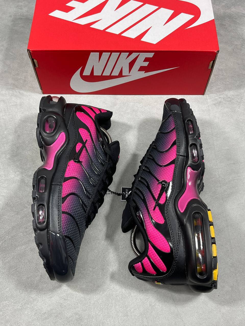Nike Air Max Plus TN Black Hyper Pink Mens Trainers Best Sale UK Reps AAA Quality