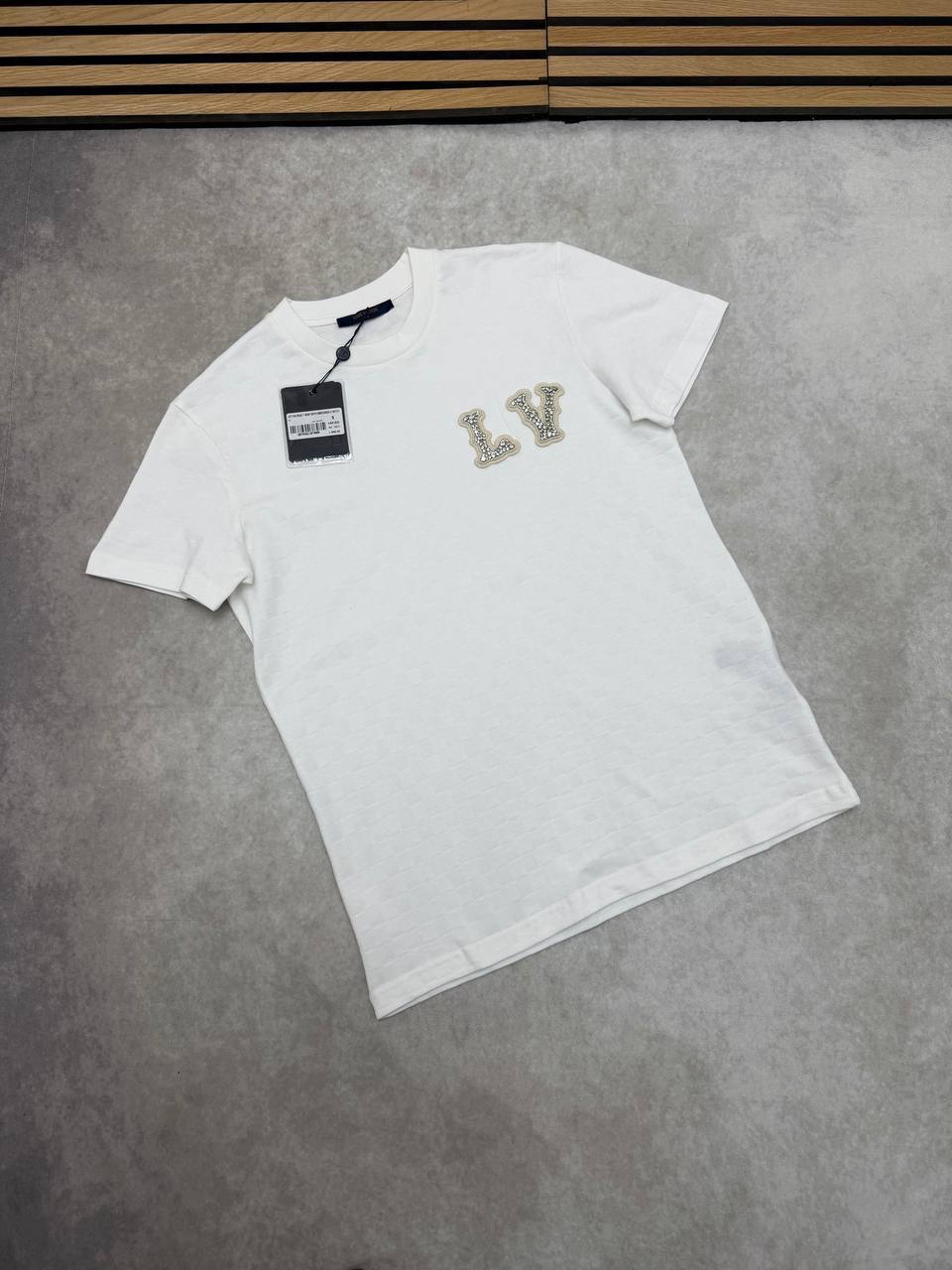 Louis Vuitton Cotton Pique with Embroidered LV in Multiple Colors T-Shirt UK Reps AAA Quality