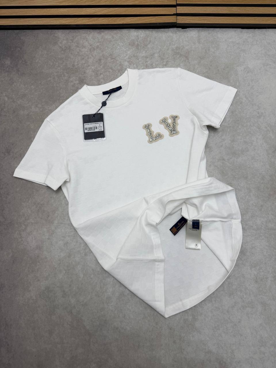 Louis Vuitton Cotton Pique with Embroidered LV in Multiple Colors T-Shirt UK Reps AAA Quality