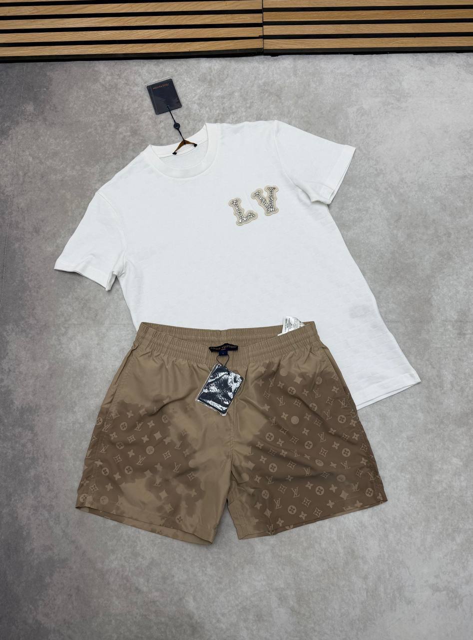 Louis Vuitton Embroidered LV Patch T-Shirts & Shorts Set in Multiple Colors UK Reps AAA Quality