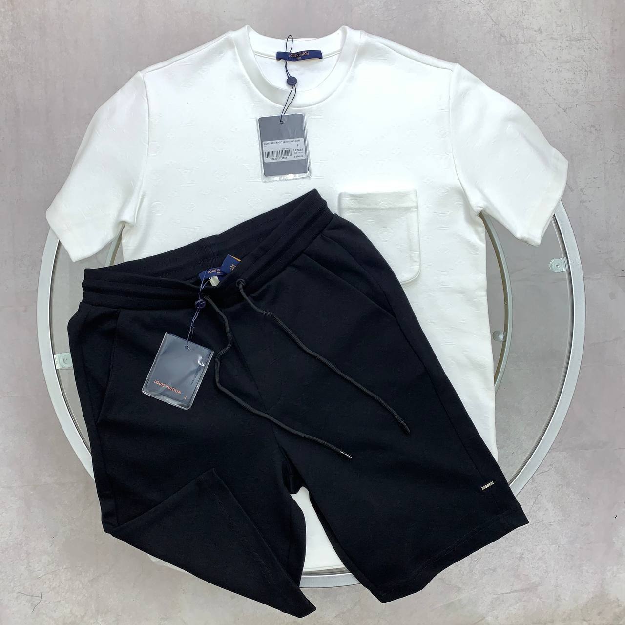 Louis Vuitton Signature Pocket Mens T-Shirt & Shorts Set in Multiple Colors UK Reps AAA Quality