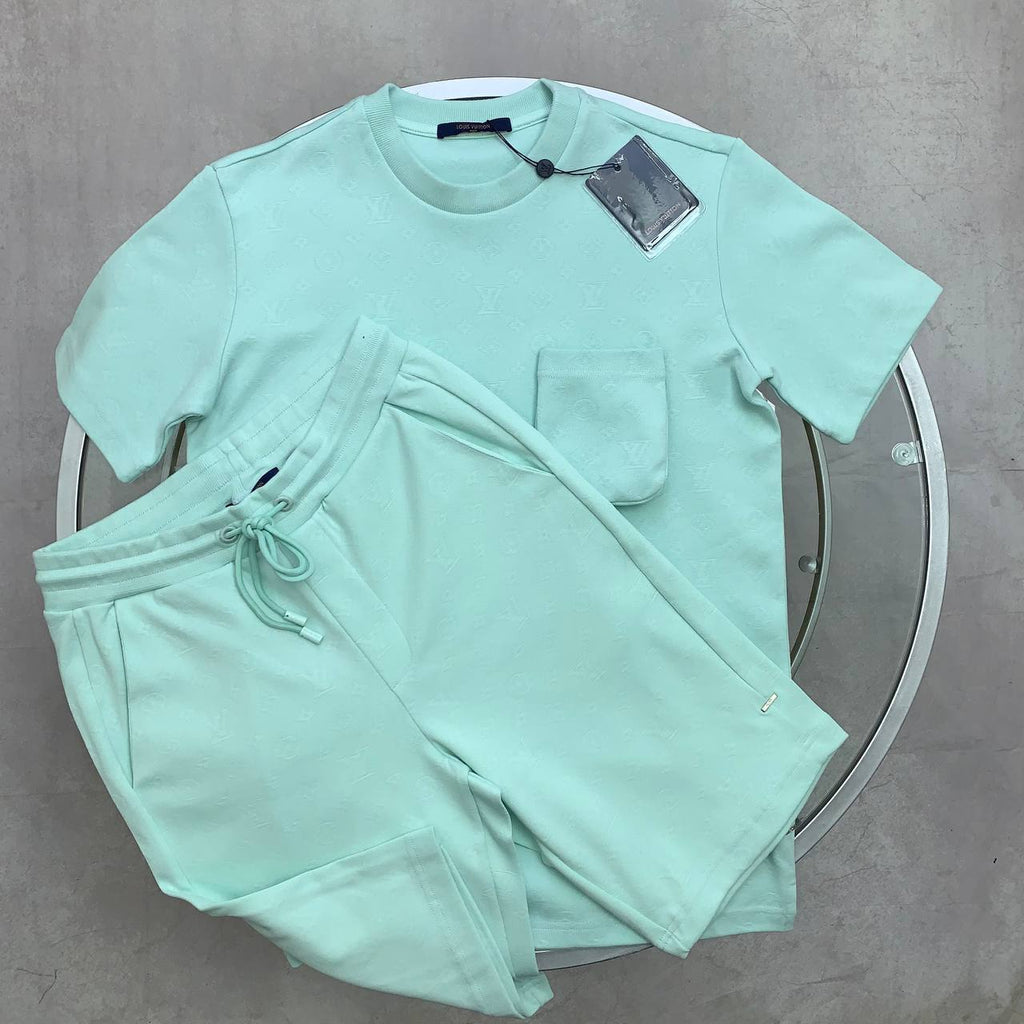 Louis Vuitton Signature Pocket Mens T-Shirt & Shorts Set in Multiple Colors UK Reps AAA Quality
