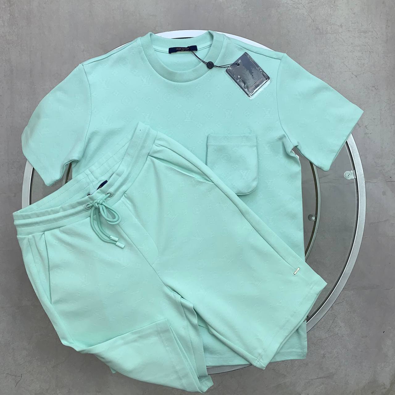 Louis Vuitton Signature Pocket Mens T-Shirt & Shorts Set in Multiple Colors UK Reps AAA Quality
