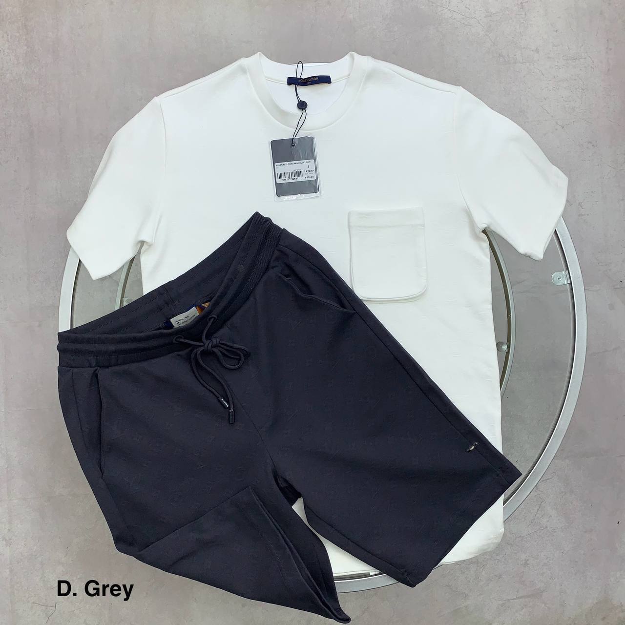 Louis Vuitton Signature Pocket Mens T-Shirt & Shorts Set in Multiple Colors UK Reps AAA Quality